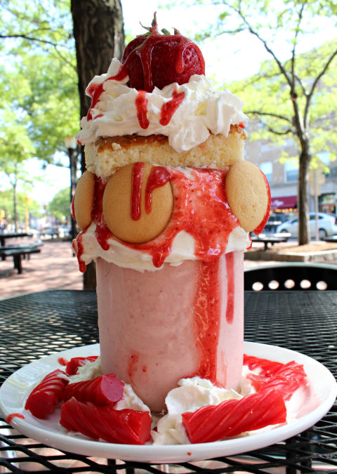 massachusetts-strawberry-shortcake-frappe